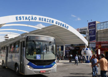 Conquista vai ficar sem transporte coletivo nesta quarta-feira (25); cobrador esfaqueado está na UTI e categoria protesta