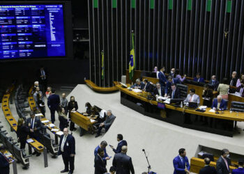 “Emenda do Relator” I Em meio ao julgamento do STF, Congresso aprova o projeto que altera regras do Orçamento Secreto
